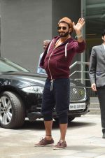 Ranveer Singh out from hospital in Mumbai on 5th April 2015